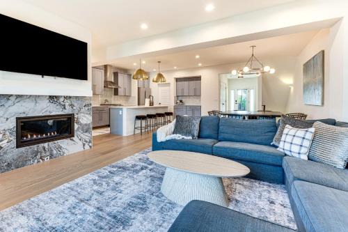 Erie House | Family Haven, Walk to Dtwn Erie: Bring Your Pets!