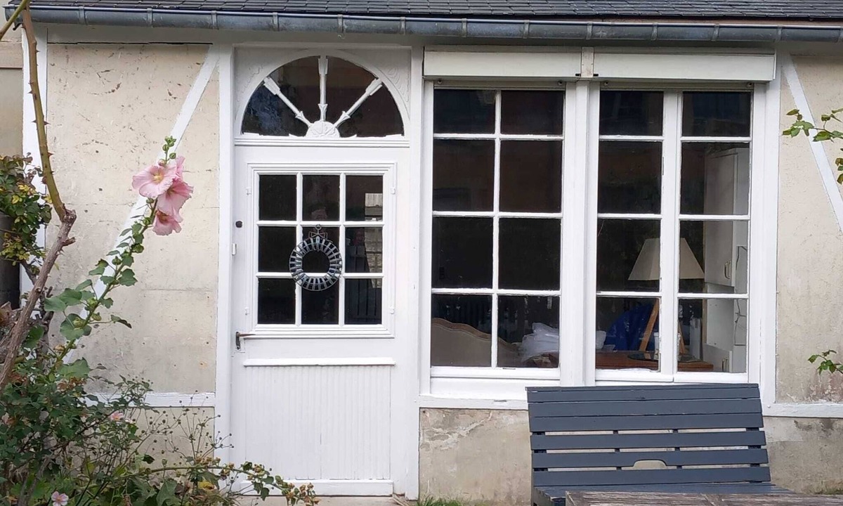 Arromanches-les-Bains House | Family home near beach and shops