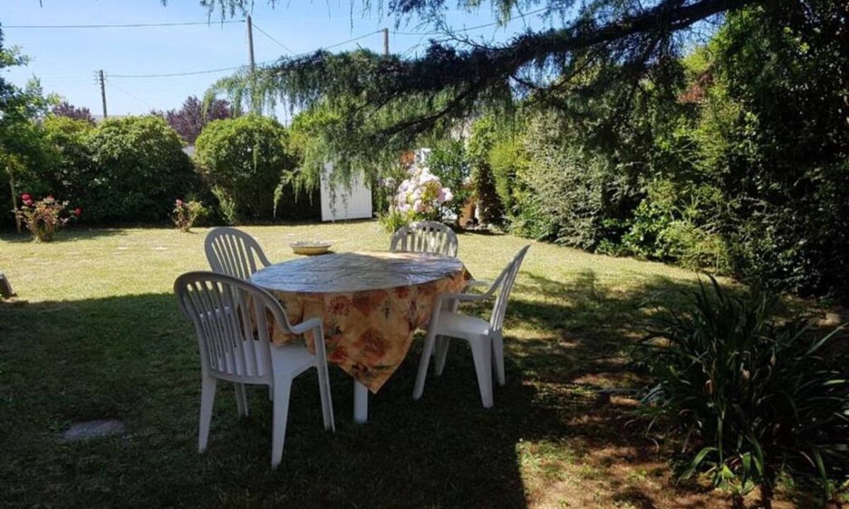 Lancieux Villa | Family home 200 metres from the sea