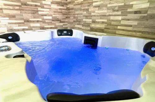 Serris Villa | Family Home, Disney Sauna & SPA