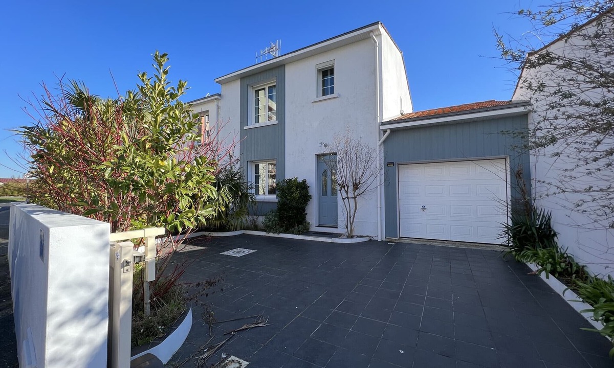 Olonne-sur-Mer House | Family Home with Heated Pool, Near Beach & Shops