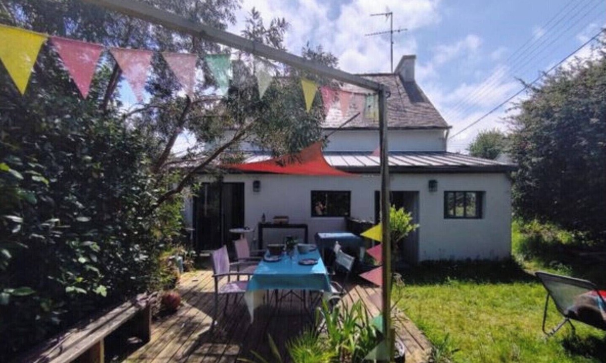 Quimperle House | Family home of 130 m2 on two levels with enclosed garden 🌳