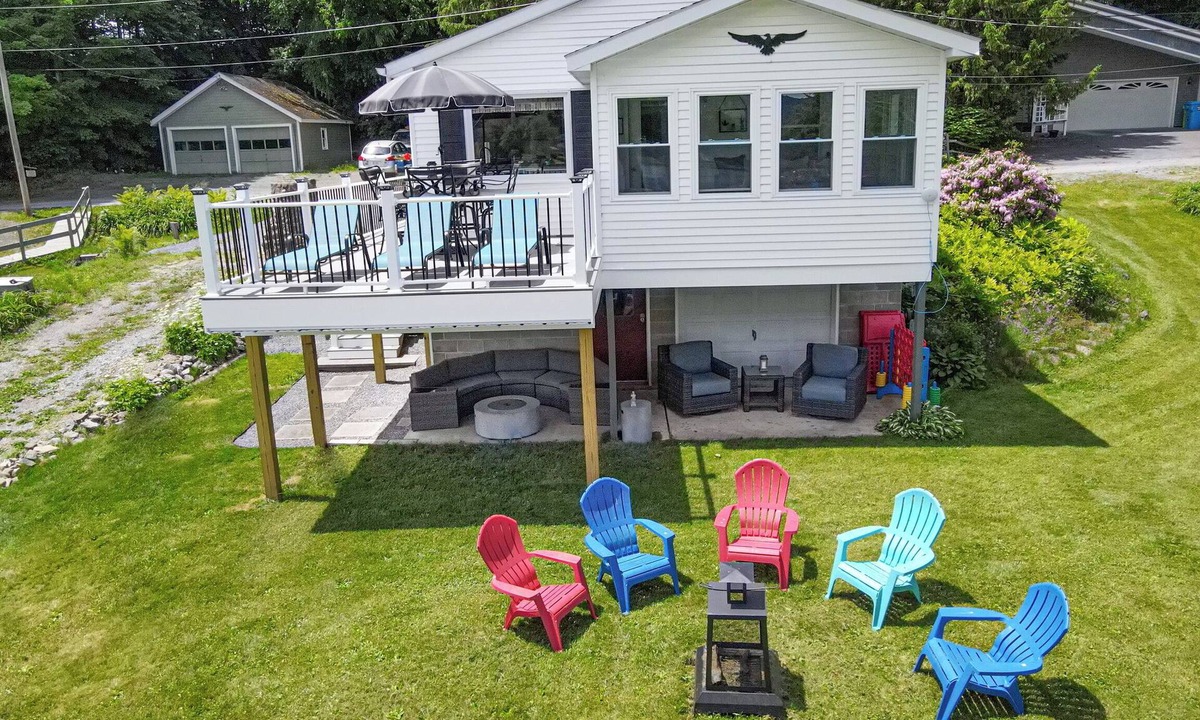 Hamilton House | Family Home · Sun-Room · 5 min to Colgate, Lake Moraine Home #5 Near Colgate University
