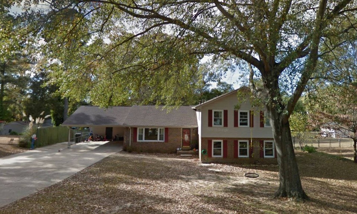 Tuscaloosa House | Family Home, Two Miles From Campus, Three Miles From Bryant-Denny Stadium