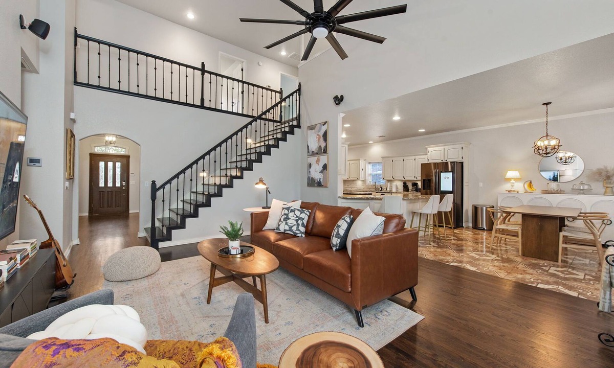 South Tulsa House | Family Home with Fiber Optic WiFi