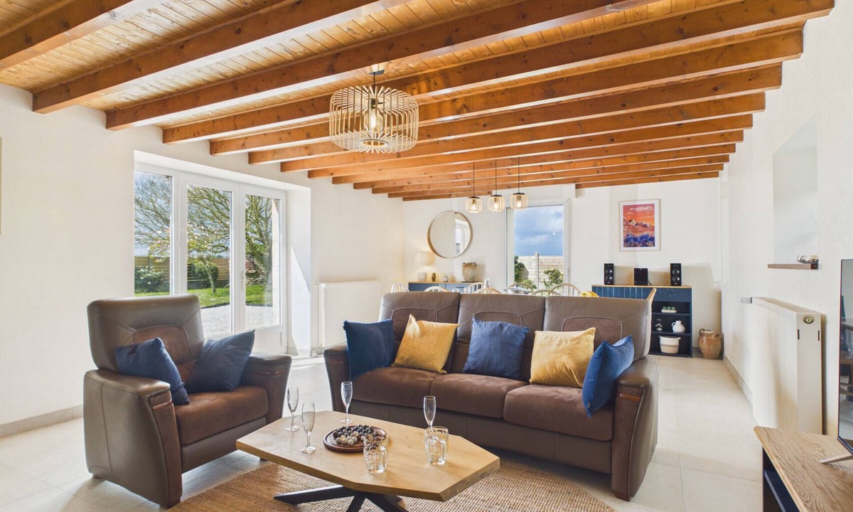 Kerlouet House | Family home with large garden in a quiet area