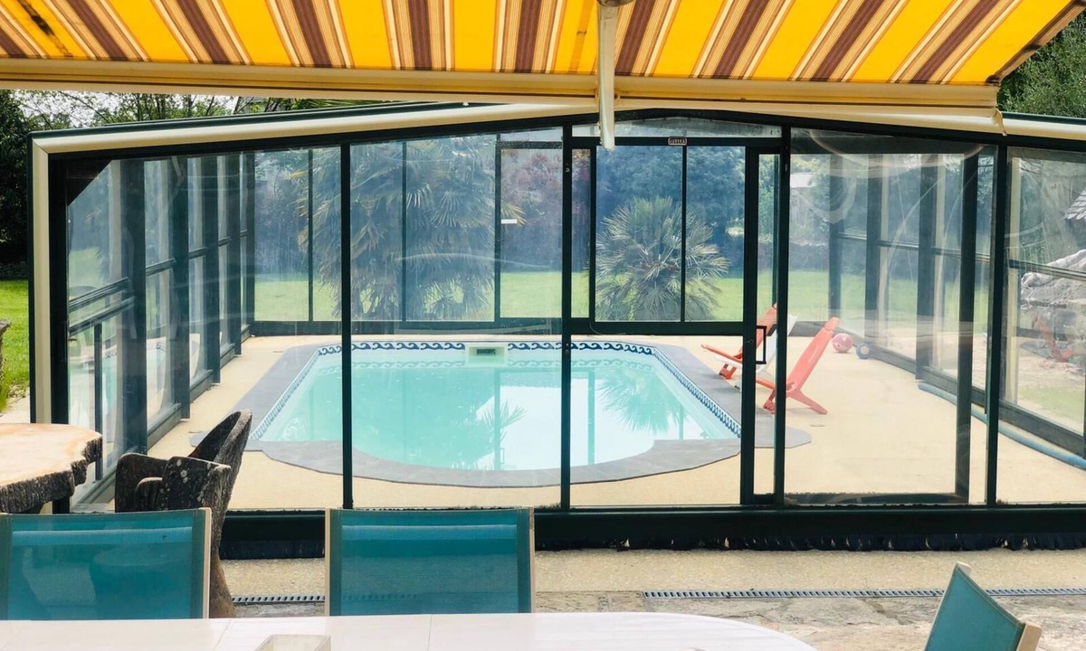 Pluvigner House | FAMILY HOME WITH POOL