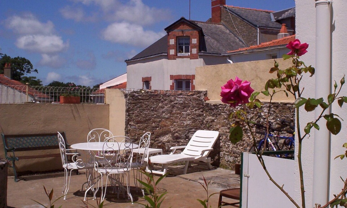 Pornic House | Family home with south-facing terrace/garden, near castle and old port