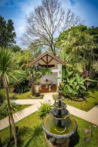 Ngaglik Hotel | Family Hotel Gradia 1