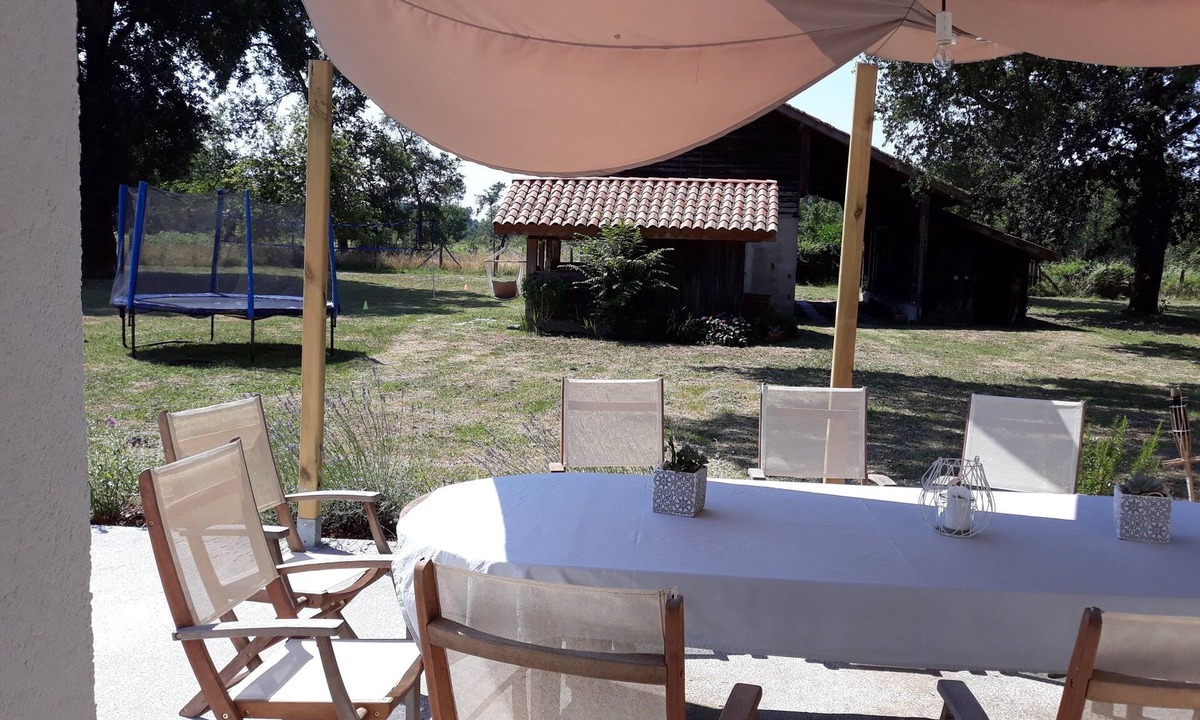 Aureilhan House | Family house, 1ha, children's playground, near lake & ocean