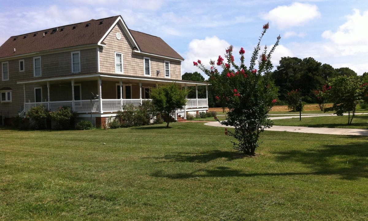 Cape Charles House | Family House for rent with 16' x 32' salt water pool, large yd,wrap around porch