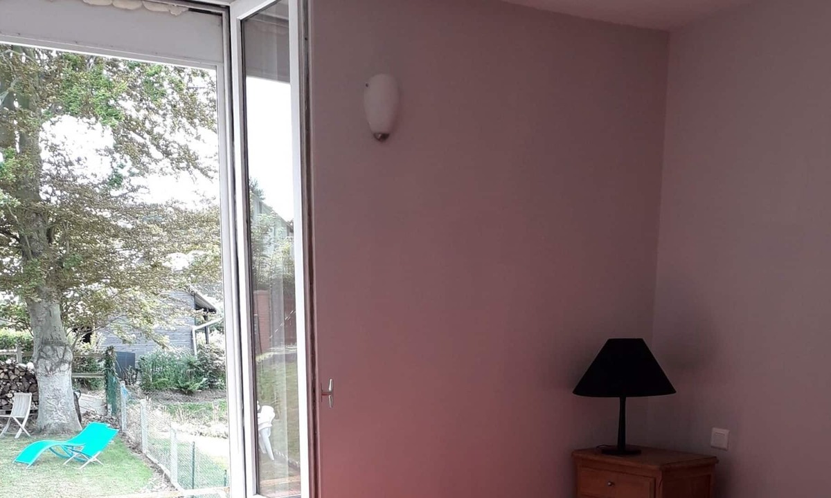 Veulettes-sur-Mer Cottage | Family house 800 m from the sea