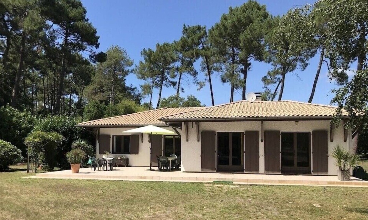 Gujan-Mestras House | Family house with arge garden - peaceful & close to Arcachon Bay - sleeps 6