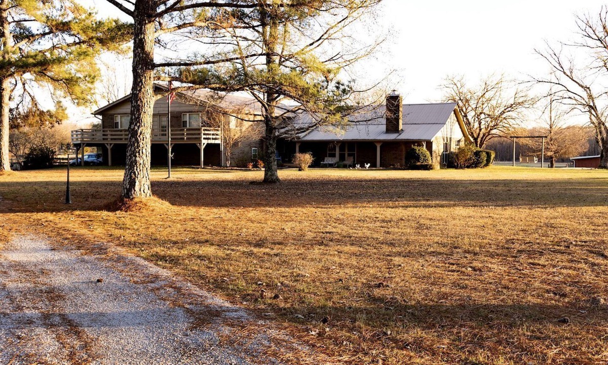 Belden House | Family Lake Glamping for an Outdoor Adventure in Tupelo, Mississippi