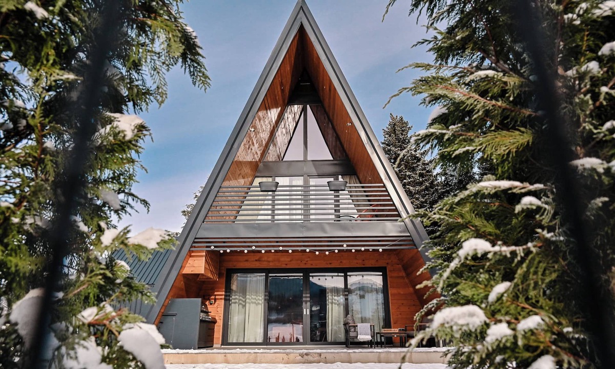 Mrkopalj House | Family mountain retreat with jacuzzi, sauna, playground, and stunning forest views.