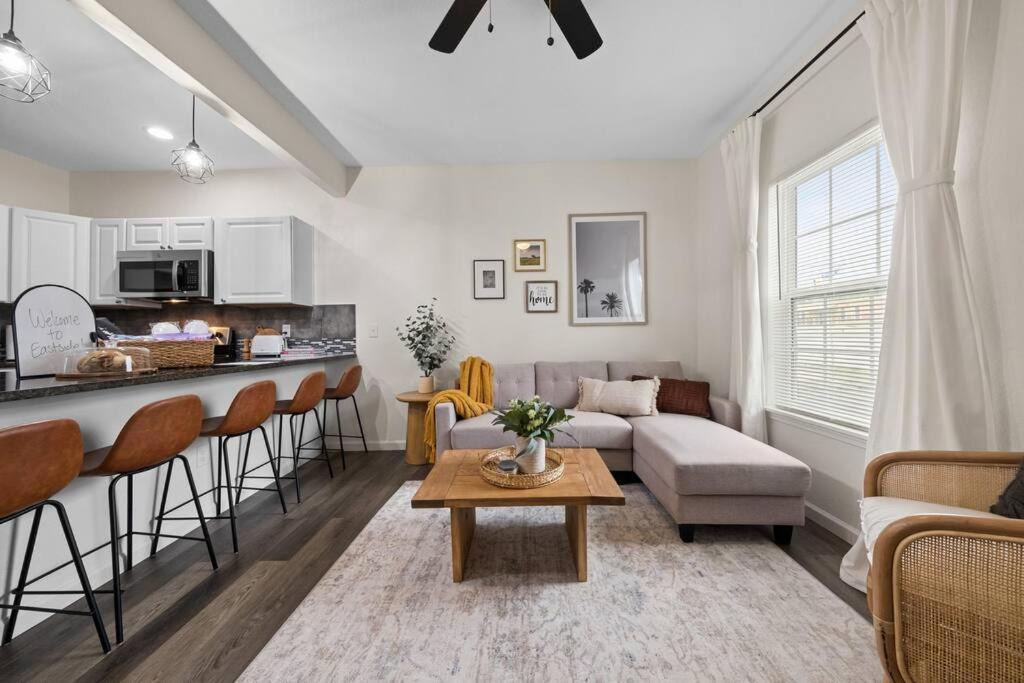 Denver Heights Apartment | Family & Personal Space - Free Pastries & Ebikes