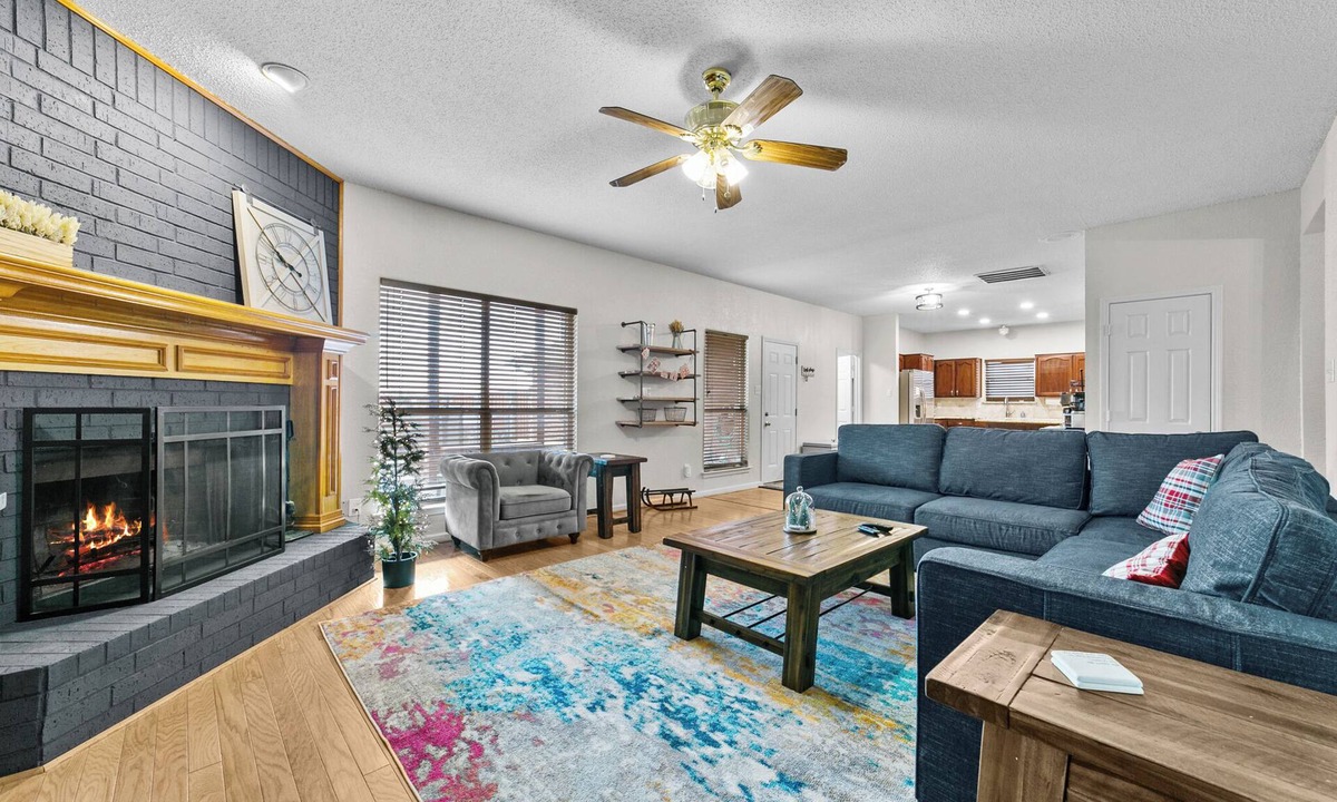 Rowlett House | Family + Pet Friendly Pool Stay