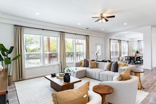 Del Valle House | Family-Ready 4BR with Yard & Kids Playground