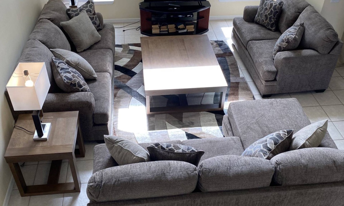 Loughman Villa | Family Ready in Gated Community Near Attractions