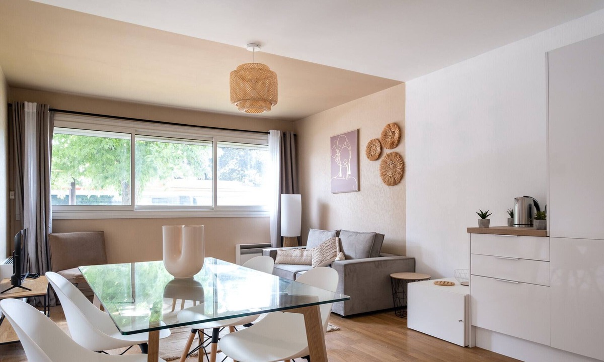 Ancely Apartment | Family residence near park