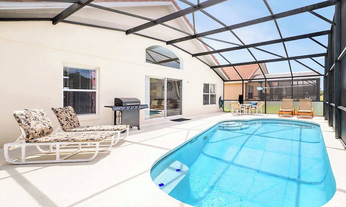 Solana Cottage | Family Resort Home w Pool, BBQ & Game Room