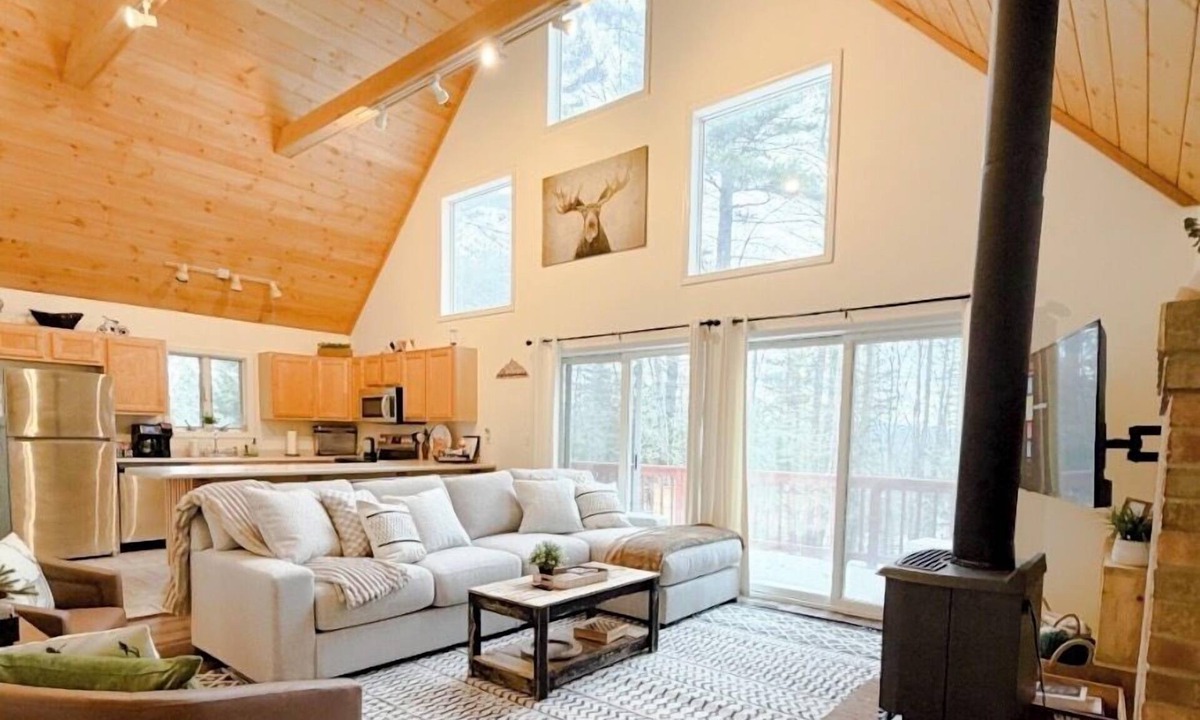 Conway Cabin | Family Retreat | Game Room + Firepit | Sleeps 10