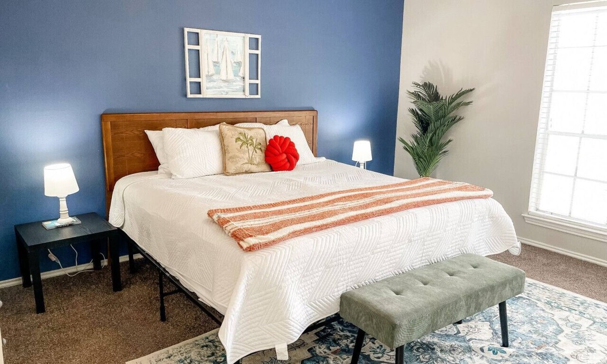 South Side Apartment | Family Retreat - Near Shopping, Dining & Beach