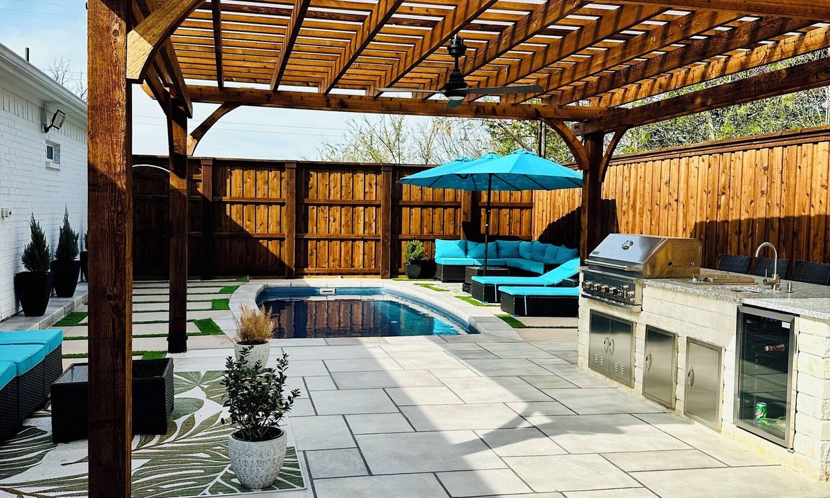 Oak Cliff Villa | Family Retreat w/Pool & Game Room/Sleeps 10