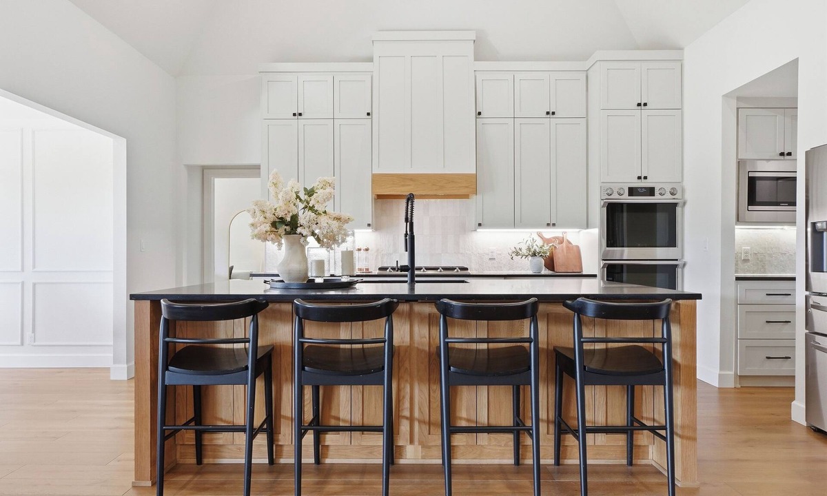 Jenks House | Family Retreat w/Pools, Parks & Golfcart