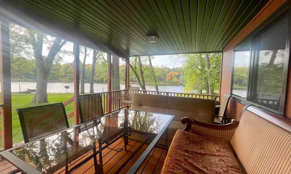 Ingalls House | Family Riverfront Home