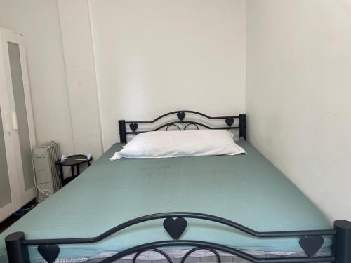 Clichy House | Family Room Sharing Apt P2