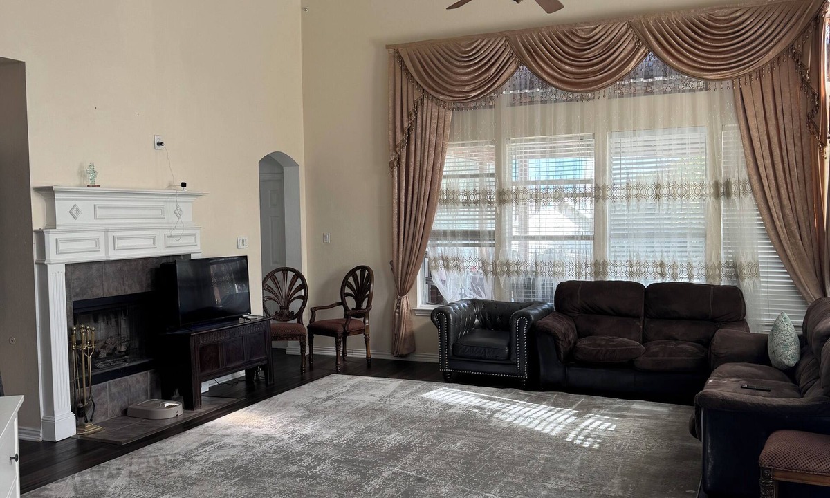 Garland House | Family-Size 5BR Home Large Patio Easy Dallas Access
