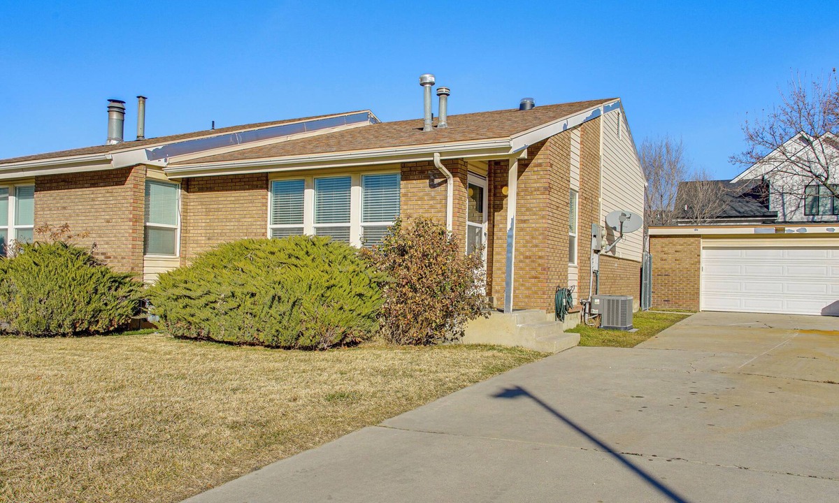 Midvale House | Family Ski Getaway in Midvale: 16 Mi to Snowbird