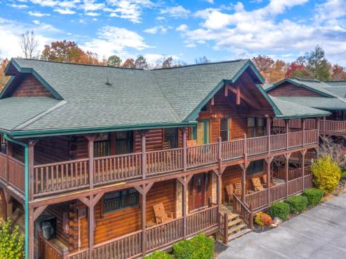 Hemlock Hills House | Family Ties Lodge