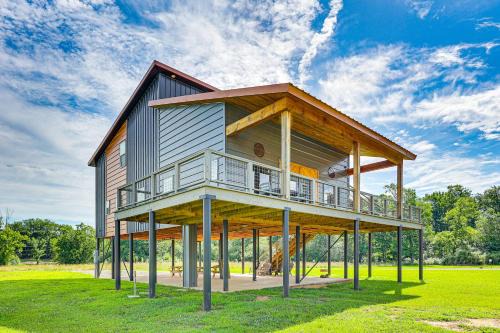 Glenwood House | ‘Family Tradition’ Glenwood Cabin w/River Access!