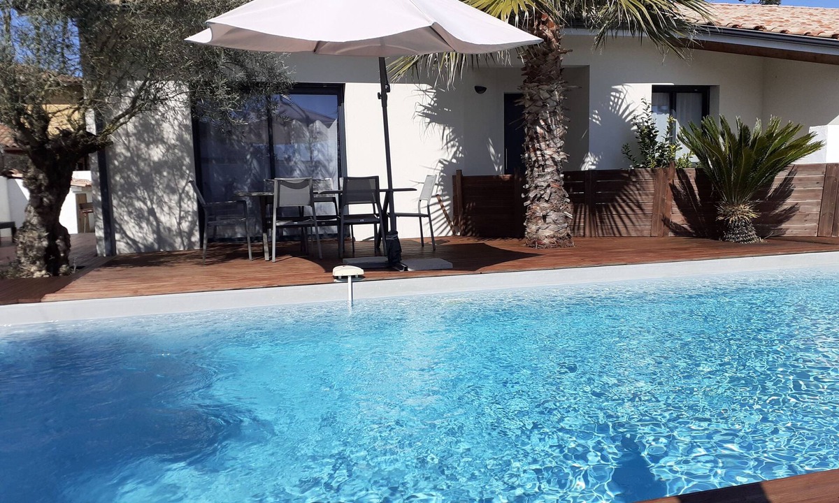 Gujan-Mestras House | Family villa with heated pool, in a quiet location close to the lake and center.