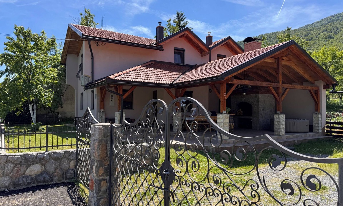 Senj Villa | “Family villa with jacuzzi, terrace & mountain view – Vržici, Senj”