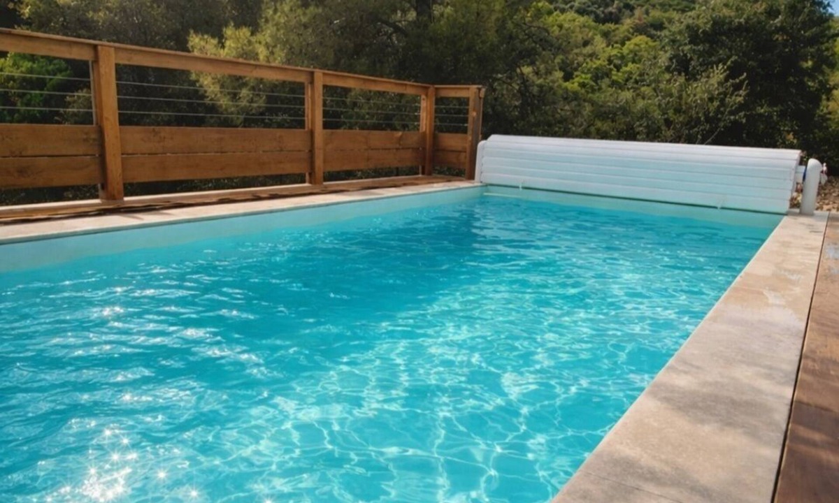 Vailhauques Villa | Family villa with pool and view