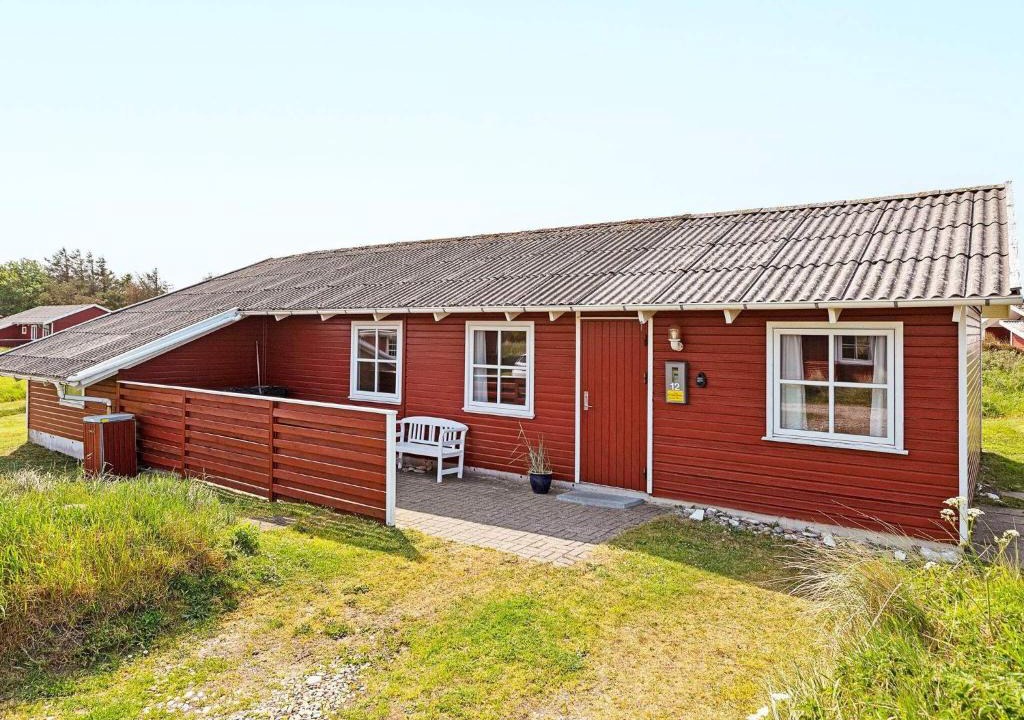 Lild Strand House | Familyfriendly Retreat near Beach