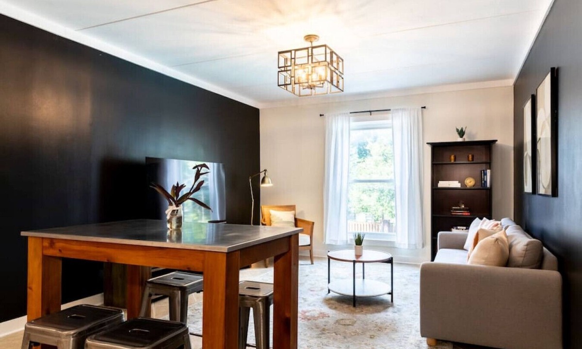 Nashville Condo | Famous Music Row Presidential Suite with Guitar Pool!