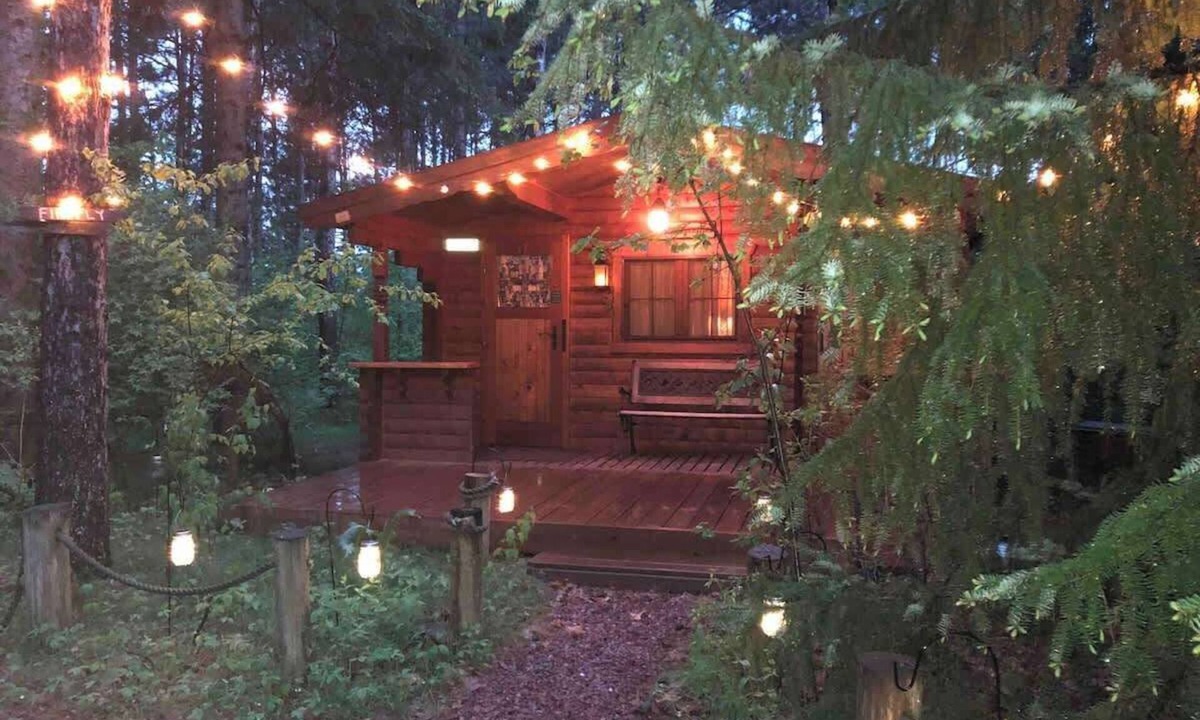 Hayward Cabin | Fancy Fireflies Cabin