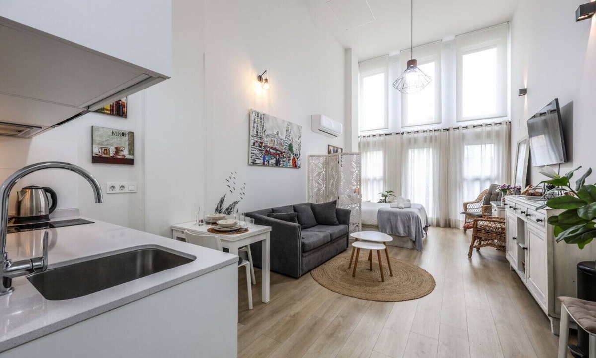 San Andres Apartment | Fancy Studio with Terrace & Pool in Madrid South