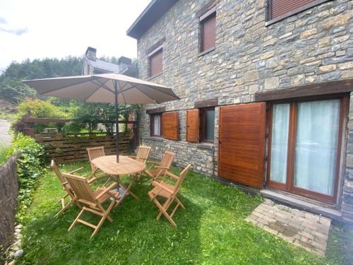 Castiello de Jaca Apartment | Fantástico Apartamento con jardín en Castiello de Jaca VUT HU-20-007