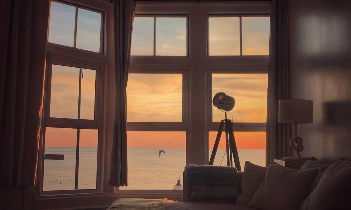 Margate Old Town Apartment | Fantastic 3 Bed Beachfront Flat with Seaview