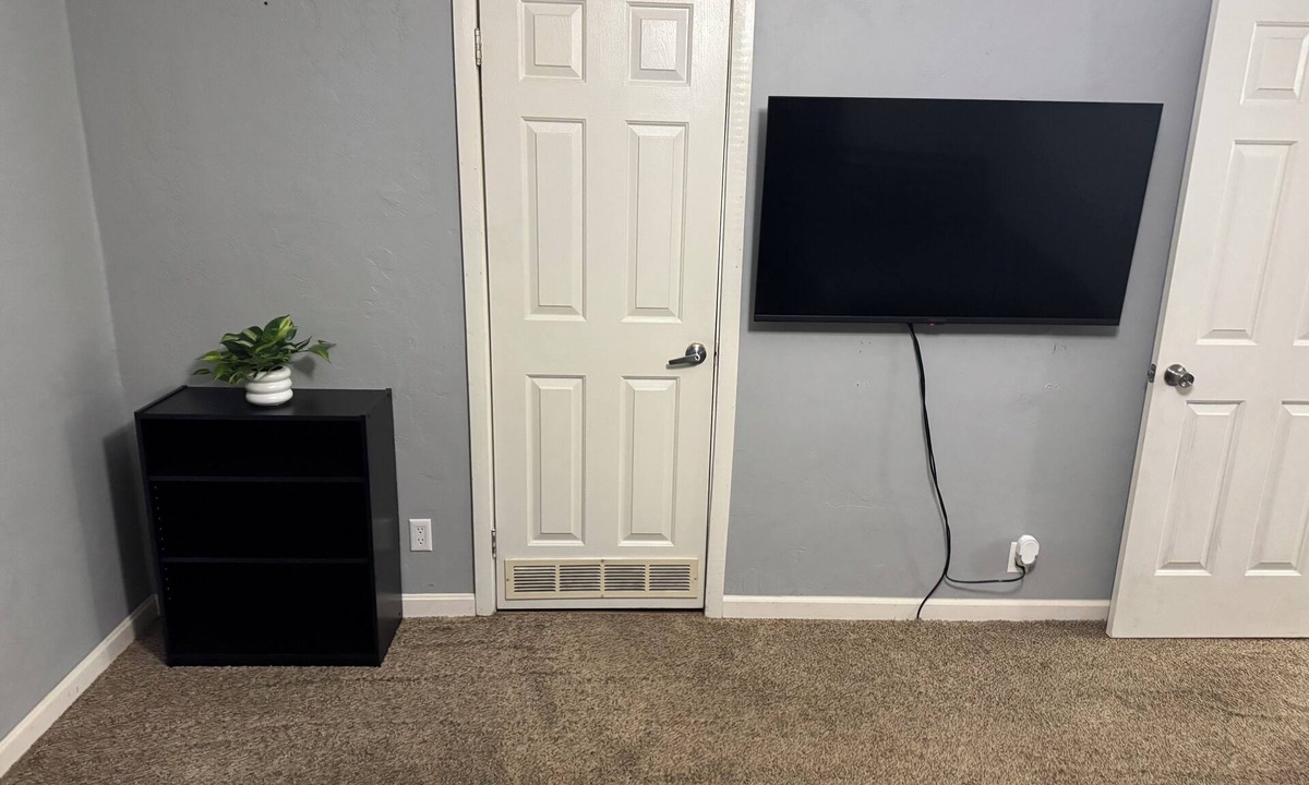 Town of Scriba House | Fantastic 3-bedroom house with AC in charming Oswego