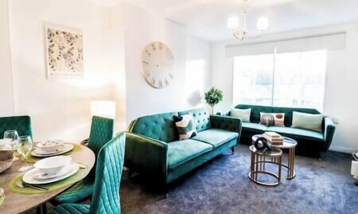 Northcote Apartment | Fantastic 3 Bedroom Maisonette