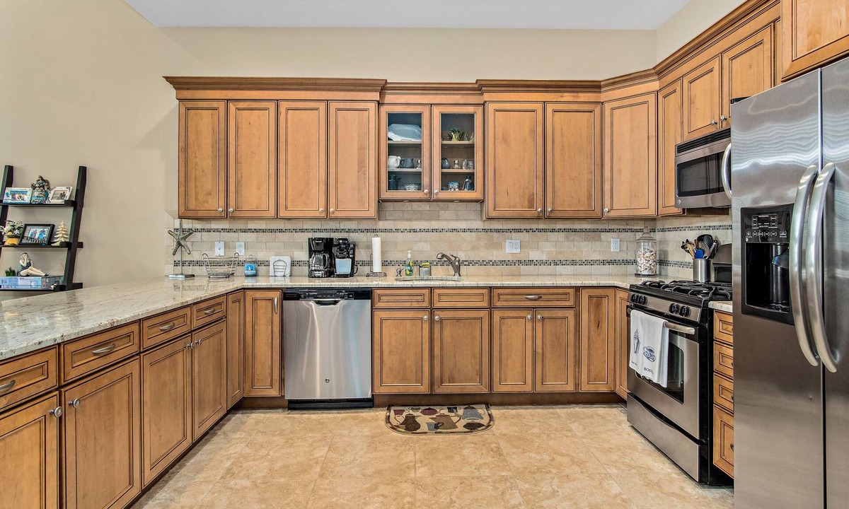 Sea Isle City Condo | Fantastic 3 BR, 2 Bath Top-Floor Elevator Building Condo.