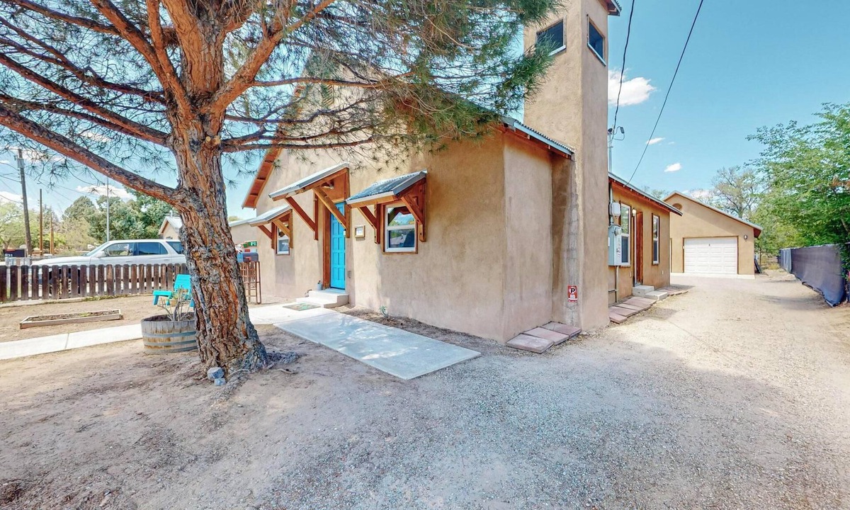 Near North Valley House | Fantastic 3bd/2ba in N. Valley, Garage, near i40