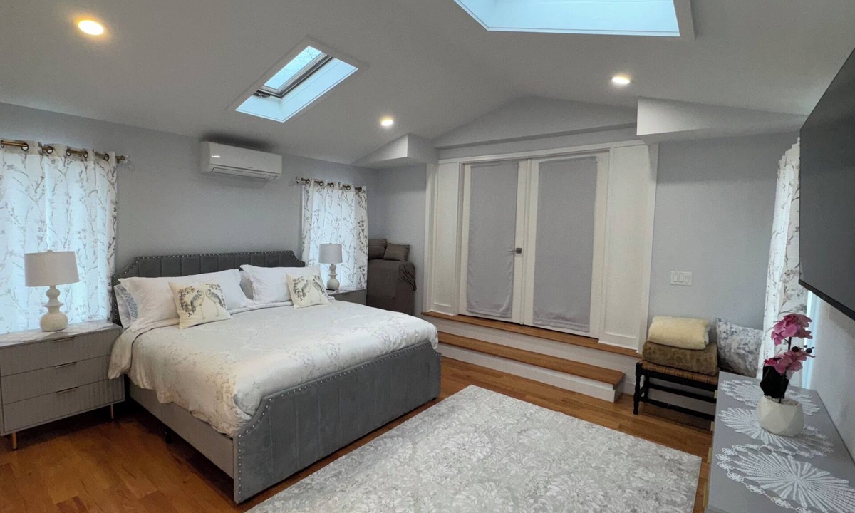 Middle Hope House | Fantastic 5-bedroom house with a pool in charming Clintondale