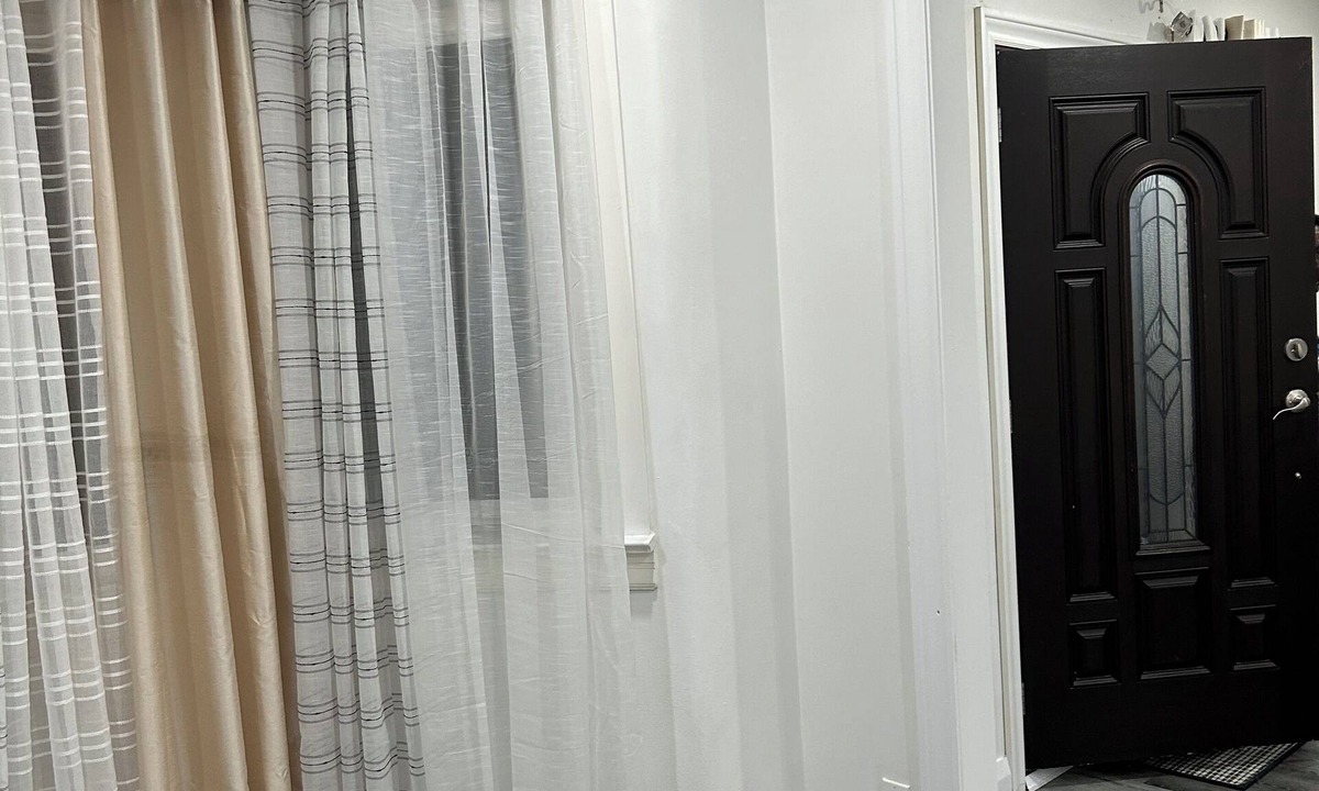 Oshawa House | Fantastic Bungalow just by 401, Oshawa Shopping Centre Mall and Tech University.